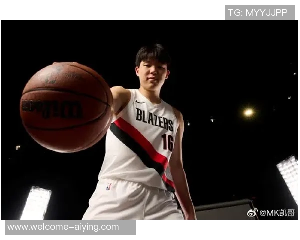 高情商对话周玲安与杨瀚森共同赞赏队友的深厚情谊与默契合作